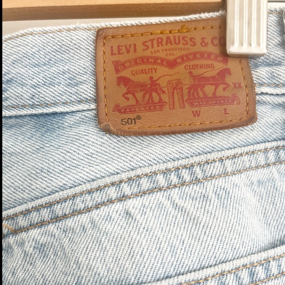 Classic Levi’s 501 Denim Jeans Distressed Size 25x32 - Picture 6 of 11